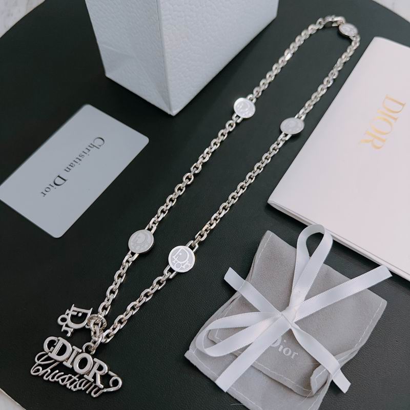 Dior Necklace 05lyr369